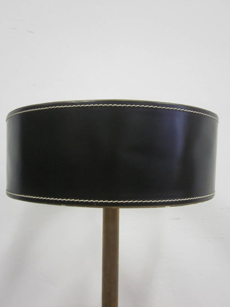 French Mid-Century Modern Hand-Stitched Leather Desk Lamp Attributed to Hermes For Sale 2