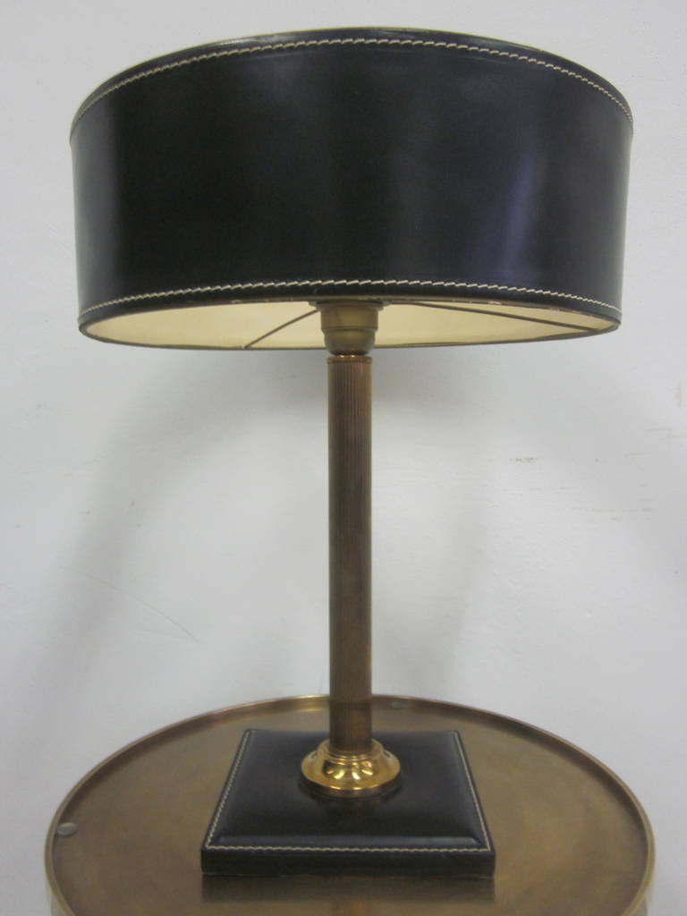 French Mid-Century Modern Hand-Stitched Leather Desk Lamp Attributed to Hermes In Good Condition For Sale In New York, NY