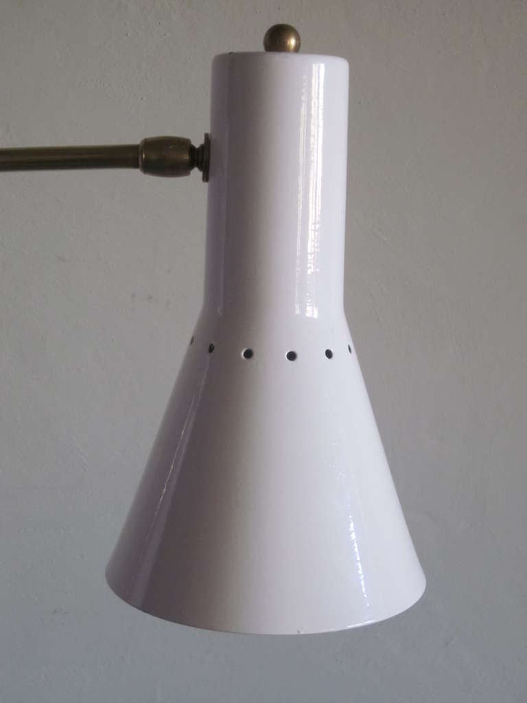 Lampadaire en porte-à-faux italien moderne du milieu du siècle dernier, Giuseppe Ostuni, 1950 en vente 2