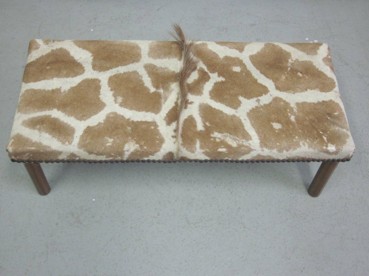 Mid-20th Century Sober French Mid-Century Modern Bench Covered in Giraffe Skin For Sale
