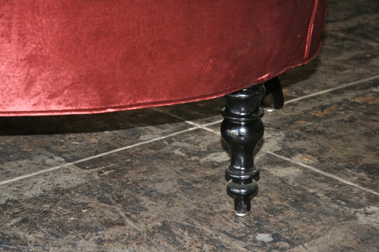 19. Jahrhundert Tuft-Sofa mit Blattgold/Eisen-Pflanzgefäß im Angebot 1