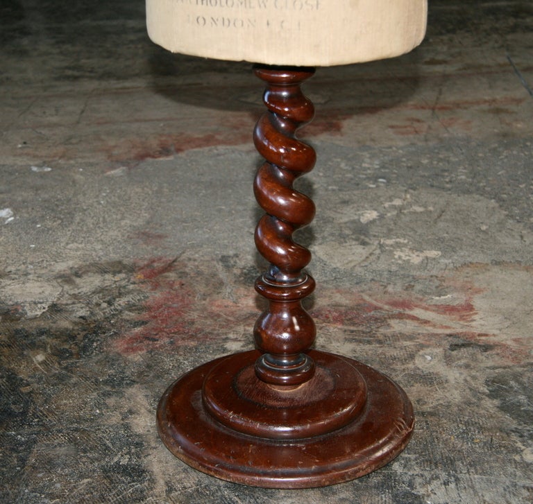 Inglese Modello di abito vintage inglese del XIX secolo in vendita