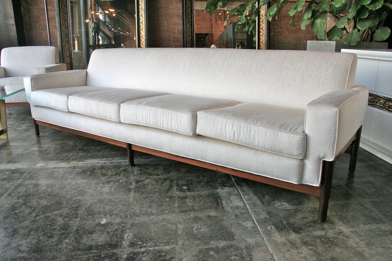 Italian Four-Seat Sofa by Fratelli Saporiti, 1970s In Excellent Condition In Los Angeles, CA