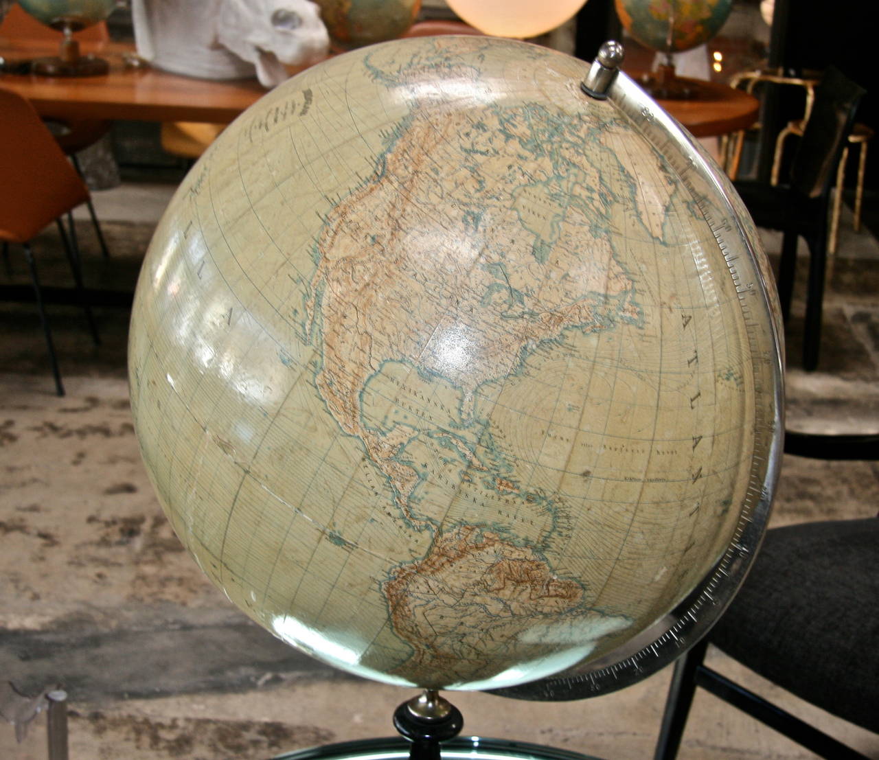 Swedish Oversized 1909 Globe In Good Condition In Los Angeles, CA
