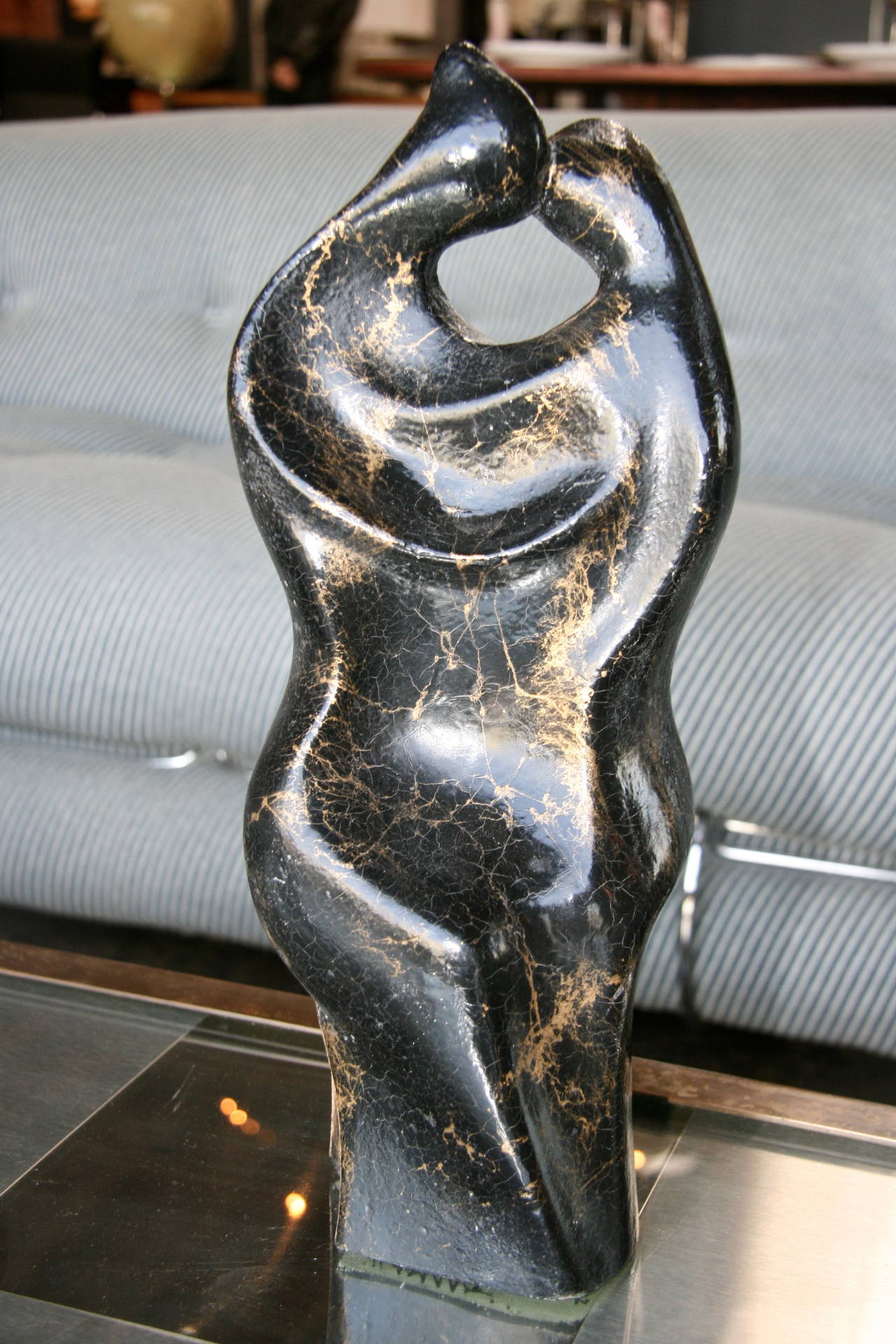 Italian sculpture in gold marble "Amanti" by Gianni Celati.