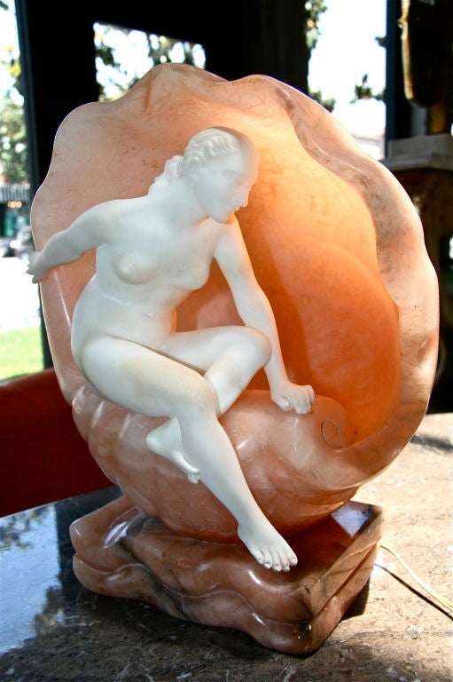 Marble Shell Light Sculpture In Good Condition In Los Angeles, CA