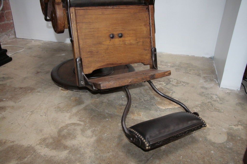 Italian Vintage Barber Chair 3