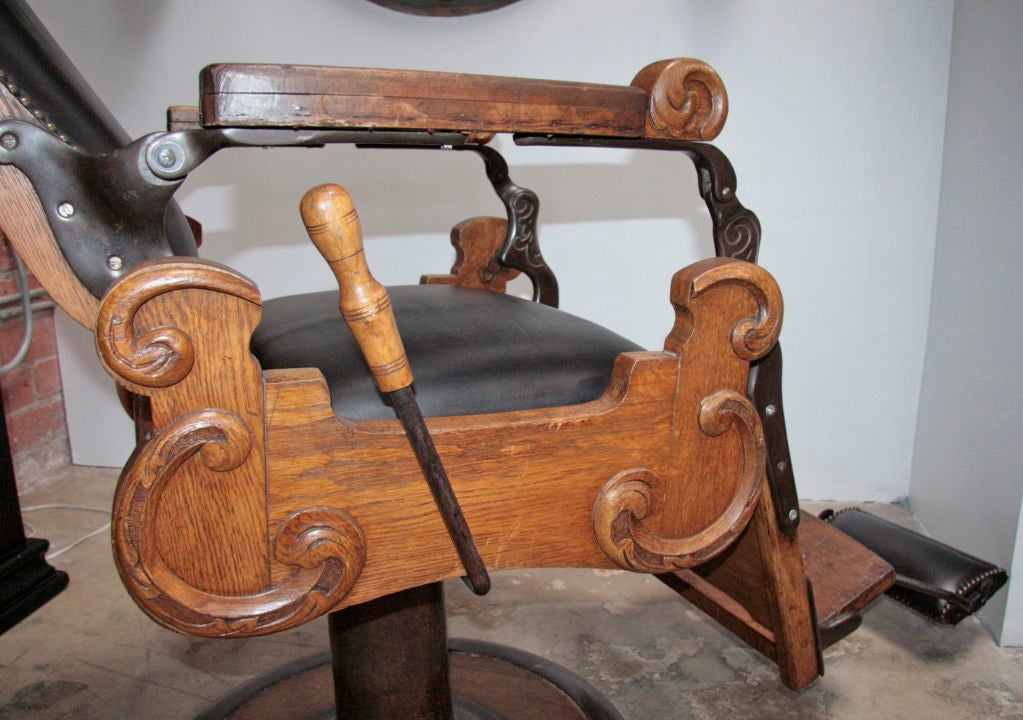 Italian Vintage Barber Chair 2