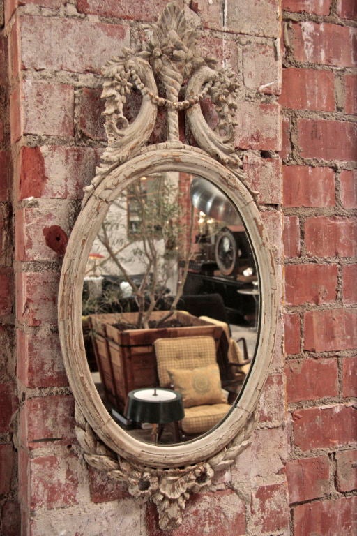 Italian 18th C. Oval Carved Wood Mirror With White Frame In Excellent Condition In Los Angeles, CA