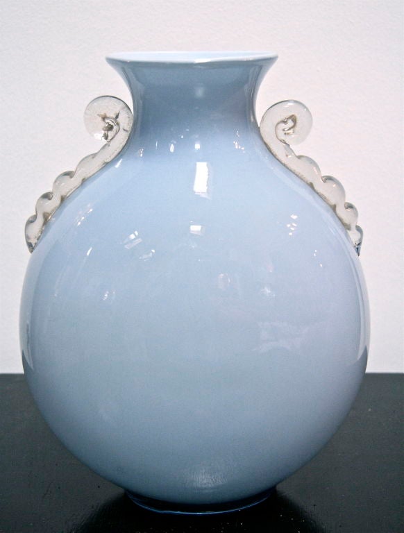 Serenity now! A truly gorgeous vase!
 