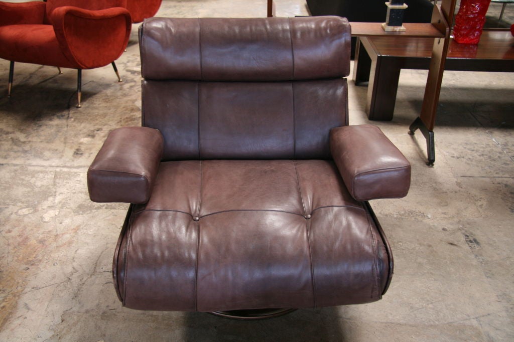 Italian Osvaldo Borsani Lounge Chair with Ottoman, Model P103 For Sale