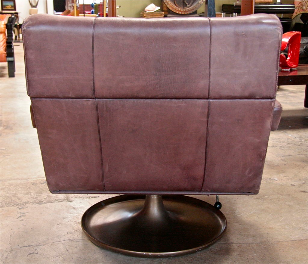 Metal Osvaldo Borsani Lounge Chair with Ottoman, Model P103 For Sale