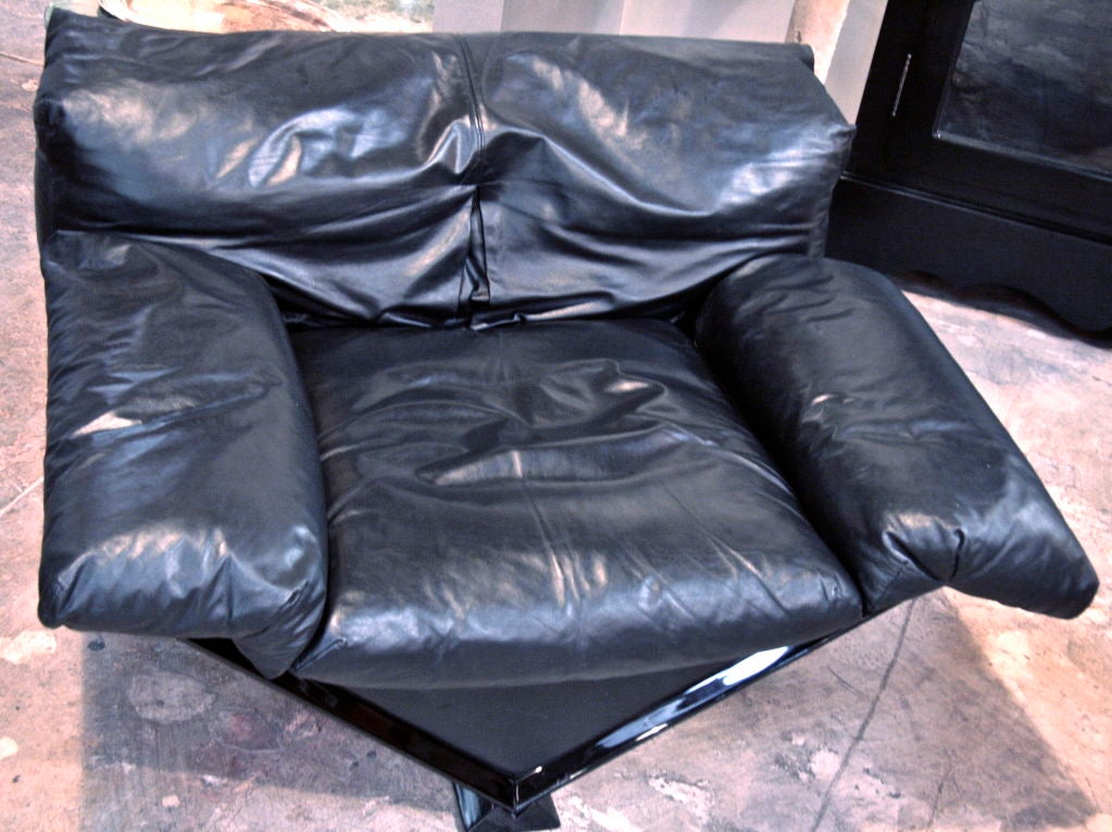 Late 20th Century Italian MIM Leather Armchair 