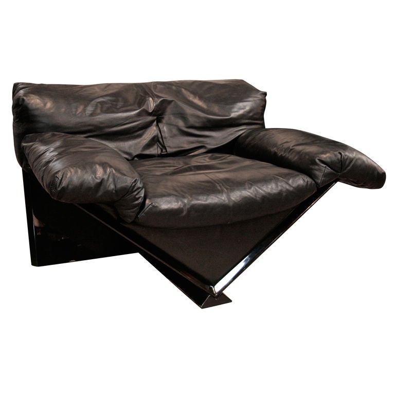 Italian MIM Leather Armchair "VICTORY"