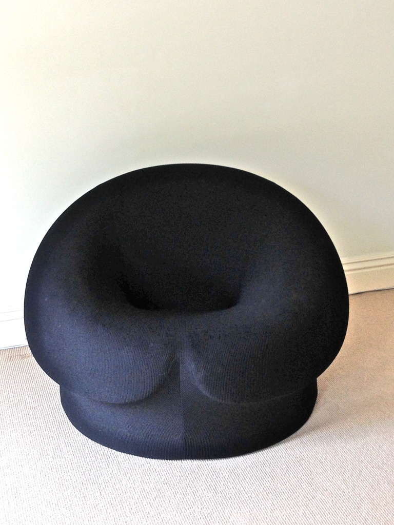 Gaetano Pesce Chair in Black Up3