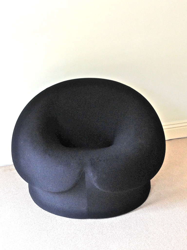 Italian Gaetano Pesce Chair in Black Up3