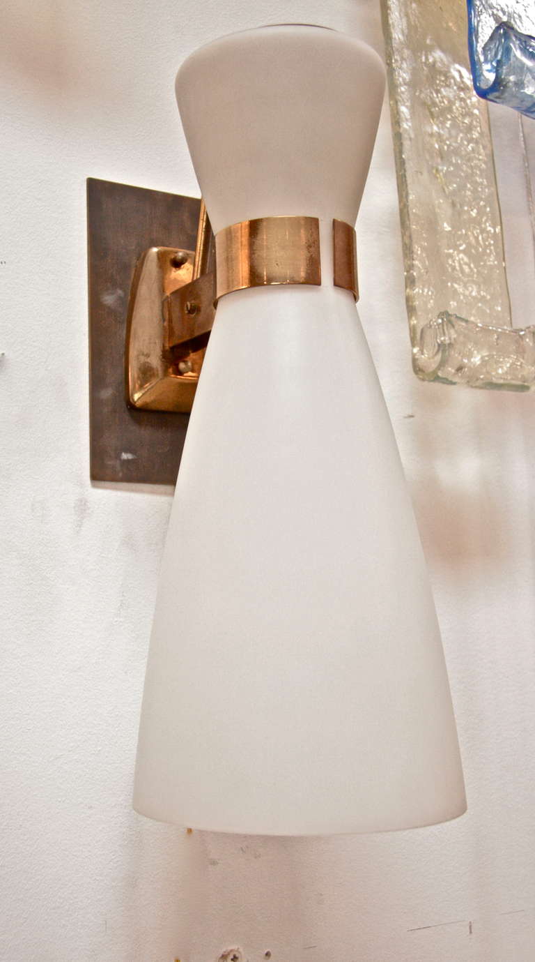 Stilnovo Italian Sconce in Brass and White Glass In Good Condition In Los Angeles, CA