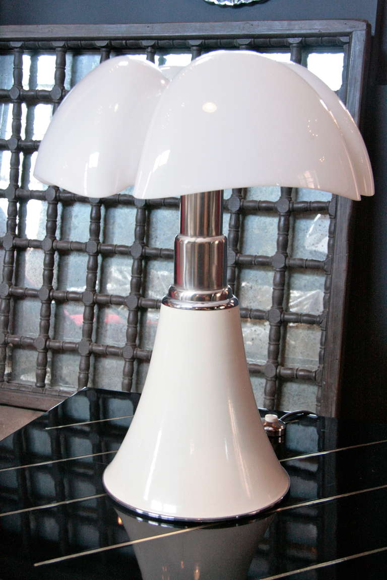 Italian Gae Aulenti Table Lamp