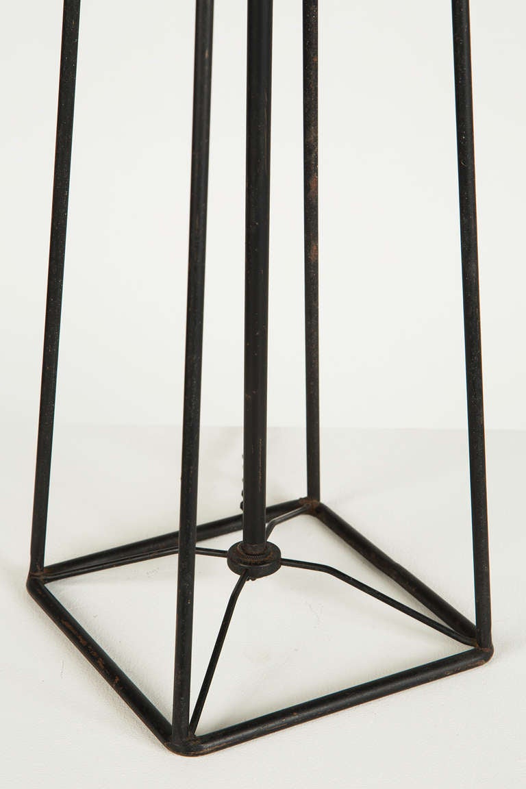 Iron Harry Lawenda Table Lamp
