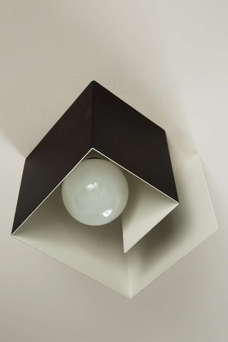Émaillé Rewire Cube Ceiling Light sur mesure en vente