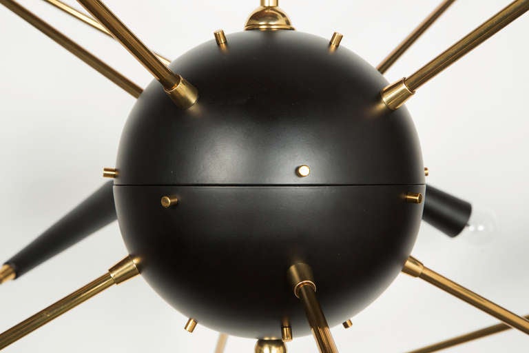 Ricablaggio di un lampadario orbitale personalizzato in vendita 2