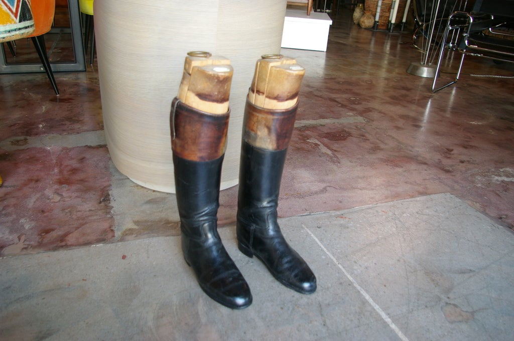 Paire de bottes d'équitation avec formes