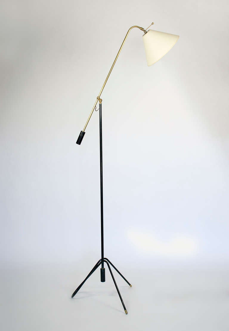 Stylish Counter Balance Floor Lamp In Good Condition In Los Angeles, CA