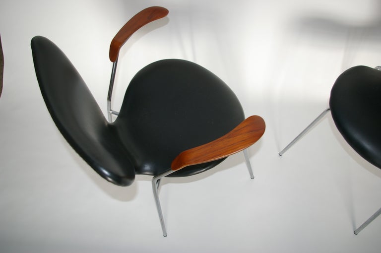 Pair of Arne Jacobsen Series 7 Chairs
