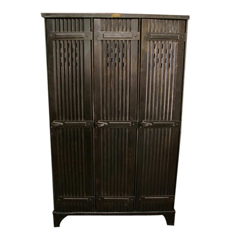 Three Doors "Strafor" Locker