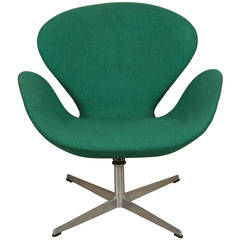 Arne Jacobsen Swan Chair