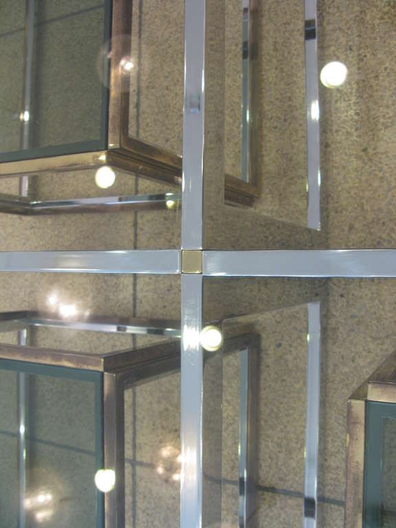 Table en verre de la Maison Charles avec quatre tables d'appoint 5