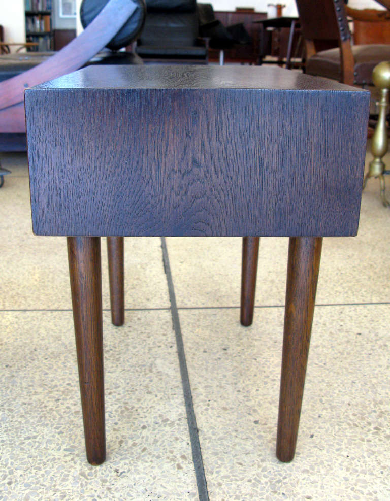 Mid-20th Century Pair of Oak Night Stands or End Tables