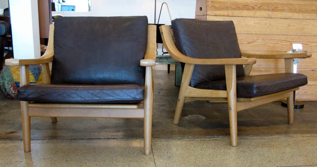 Pair of Hans Wegner Oak and Leather Chairs 5
