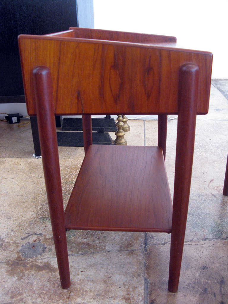 Pair of Teak Borge Mogensen Night Stands In Excellent Condition In Los Angeles, CA