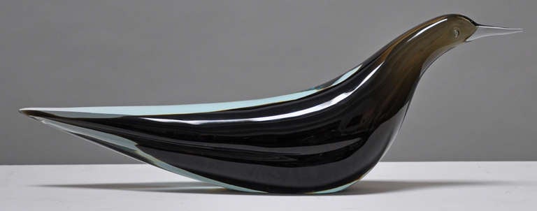 1950s - Hand blown, Italian glass bird sculpture. Retains original sticker: Murano, Verti d' Arte-Seguso. Designed by Flavio Poli.