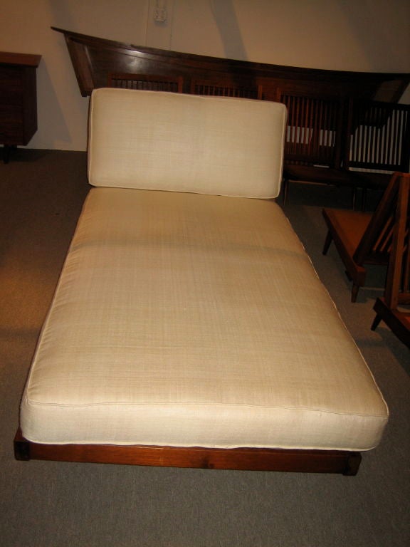 Rare George Nakashima Slat Back Daybed in Silk In Excellent Condition In Los Angeles, CA