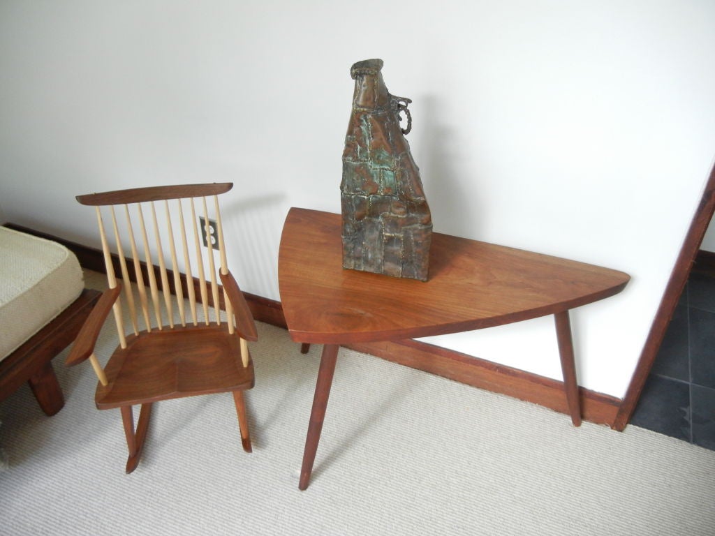 Mid-20th Century George Nakashima Triangular Cherry Occasional Table For Sale