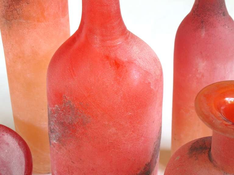 20th Century A Rare Set of 5 Murano Scavo Vases & Bowl in Lava Red Glass; Signed 'Gino Cenedese, Murano 1984'