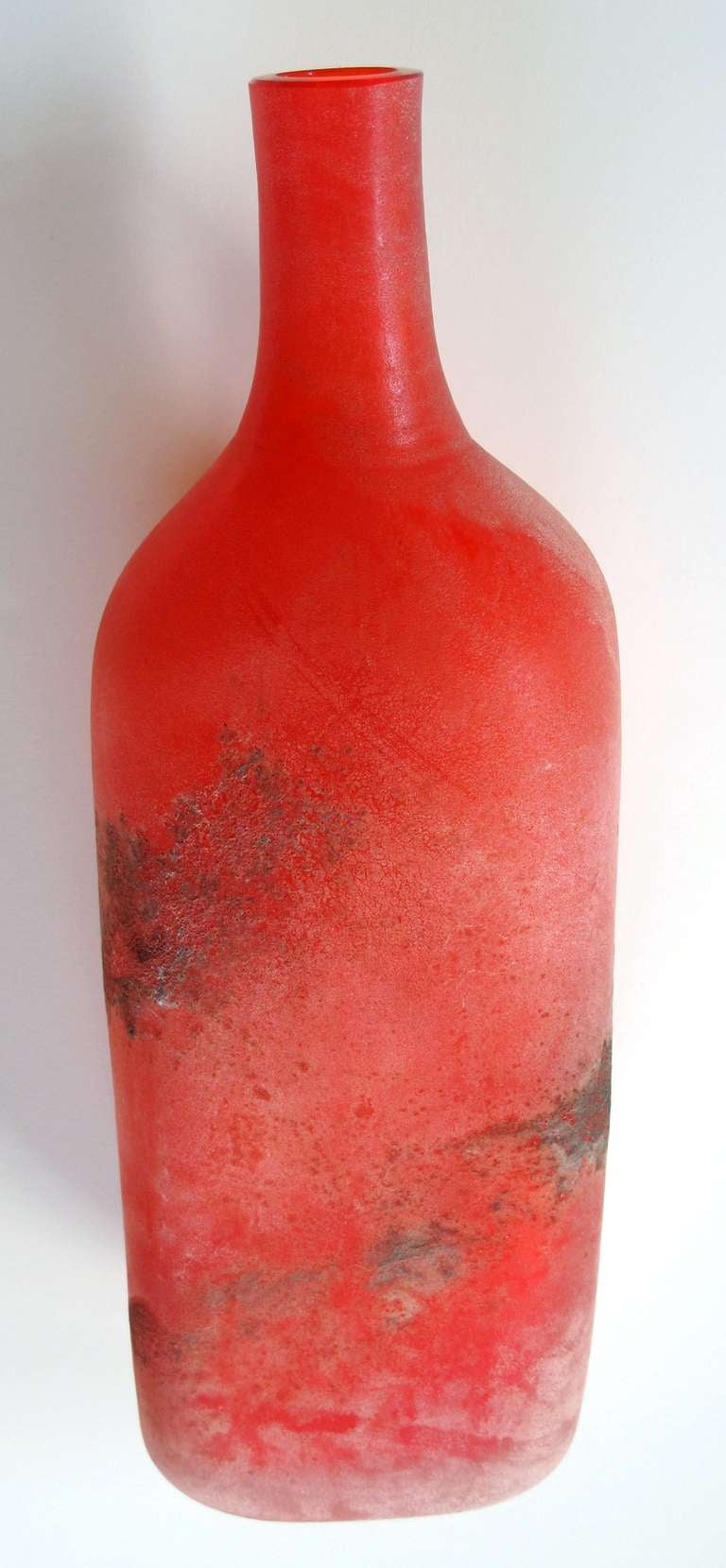 A Rare Set of 5 Murano Scavo Vases & Bowl in Lava Red Glass; Signed 'Gino Cenedese, Murano 1984' 2