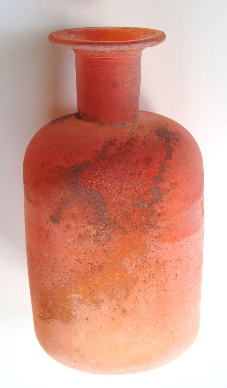 A Rare Set of 5 Murano Scavo Vases & Bowl in Lava Red Glass; Signed 'Gino Cenedese, Murano 1984' 3