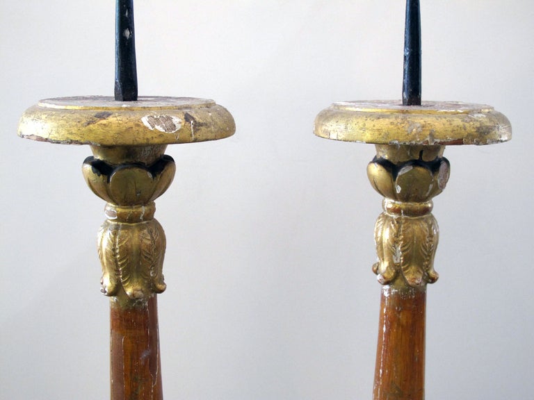 A Large & Striking Pair of Italian Baroque Style Giltwood Tripod Pricket Sticks For Sale 1