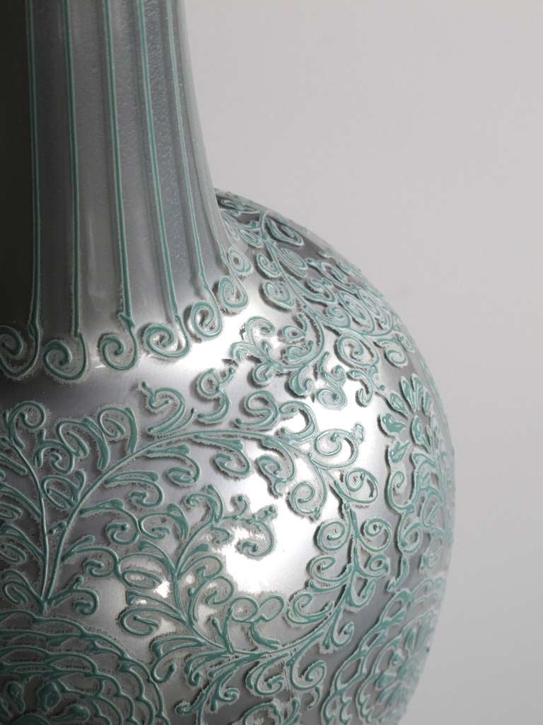 An Elegant Murano Mid-Century Silver Cased-Glass Bottle-Form Lamp with Raised Aqua Decoration 2