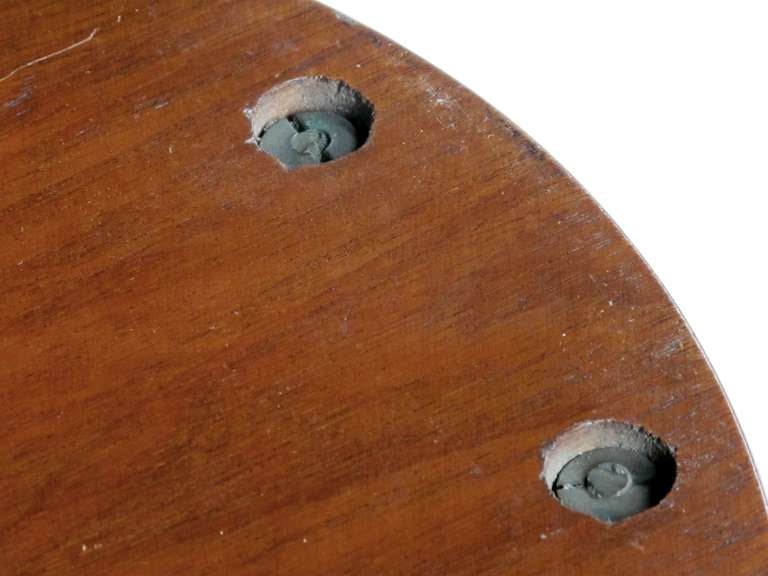 A Handsome English Edwardian Inlaid Walnut Oval Serving Tray