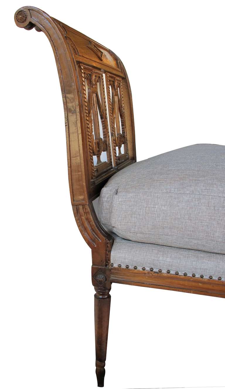 A Handsome Italian Neoclassical Walnut Daybed 3