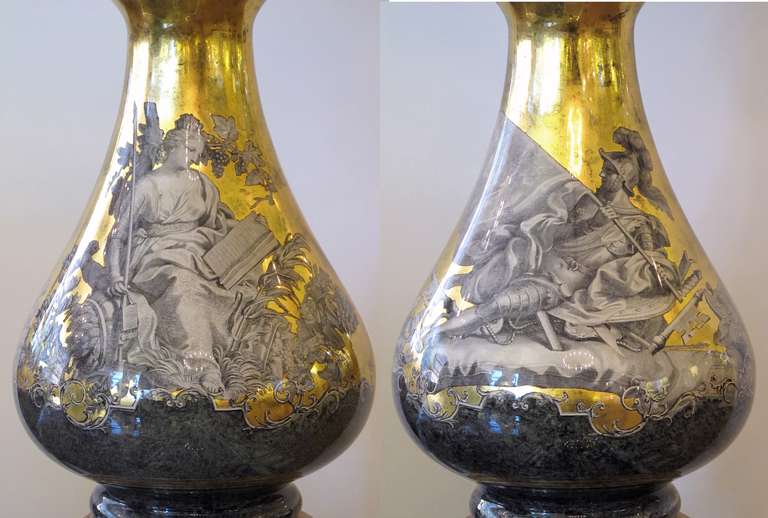 A Chic and Good Quality Pair of Italian 1960's Fornasetti Style Verre Eglomise Lamps In Excellent Condition In San Francisco, CA
