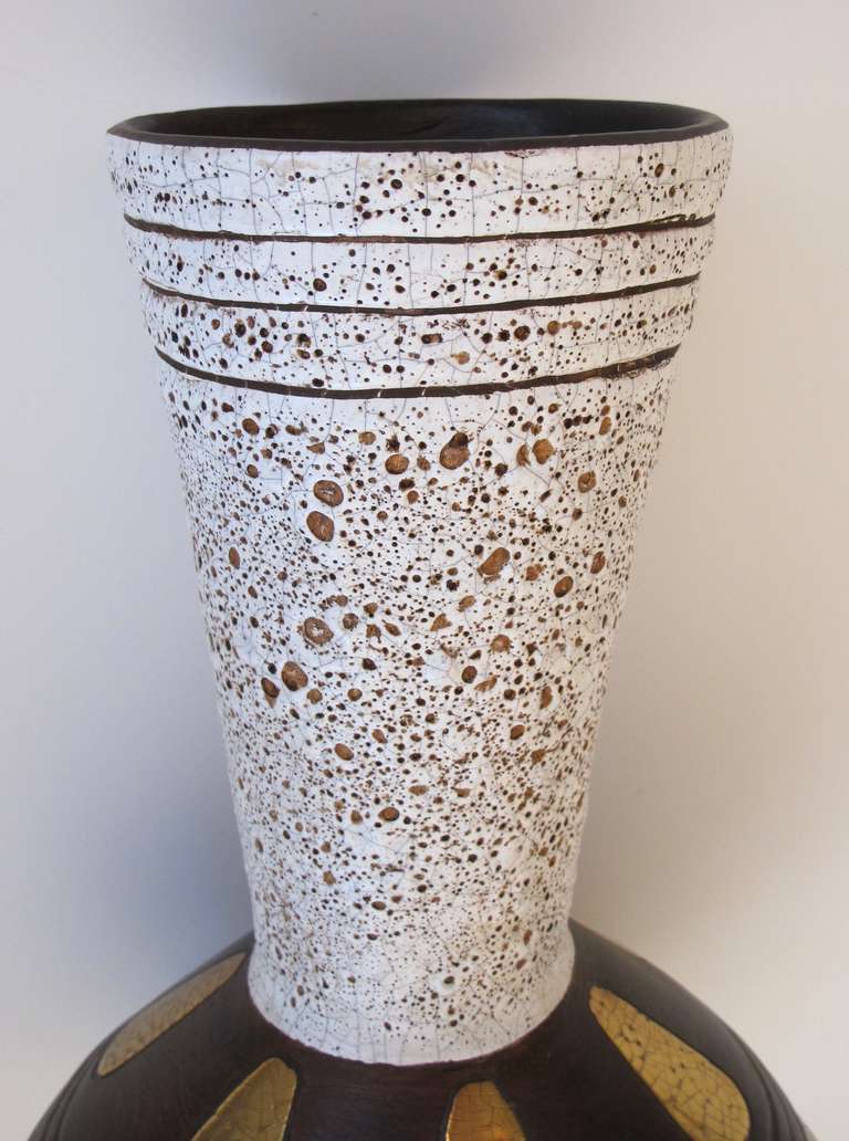 A Large-Scaled American 1960's Art Pottery Vase; with Paper Label 'Jaru California' 1