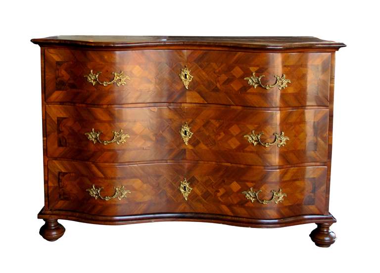  Good Quality German Baroque Serpentine-Form Walnut Parquetry 3-Drawer Chest In Excellent Condition In San Francisco, CA