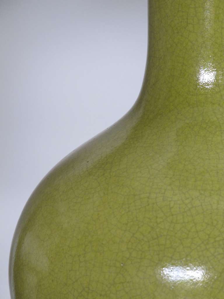 A Stylish Pair of American Mid-Century Apple-Green Glazed Pottery Lamps Designed Paul Laszlo 2