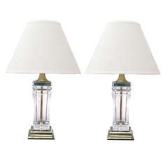 Paire de lampes en cristal de bonne qualité datant des années 1960 avec des raccords en laiton ; étiquetées 'Cofrac:: Paris:: Made in France'