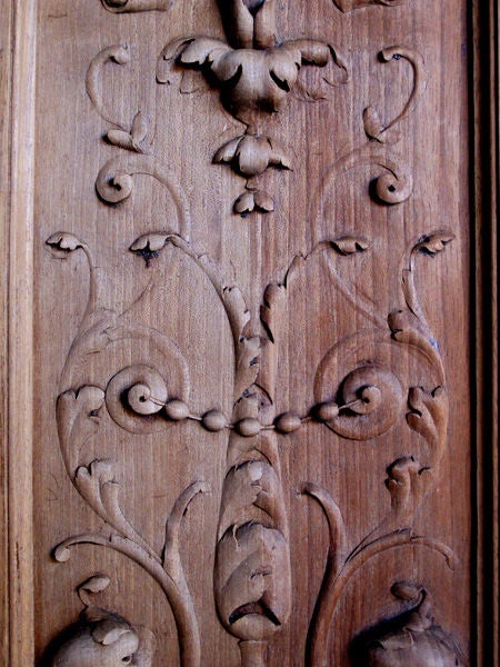 A Finely Carved Pair of French Classical-Revival Walnut Panels In Good Condition In San Francisco, CA